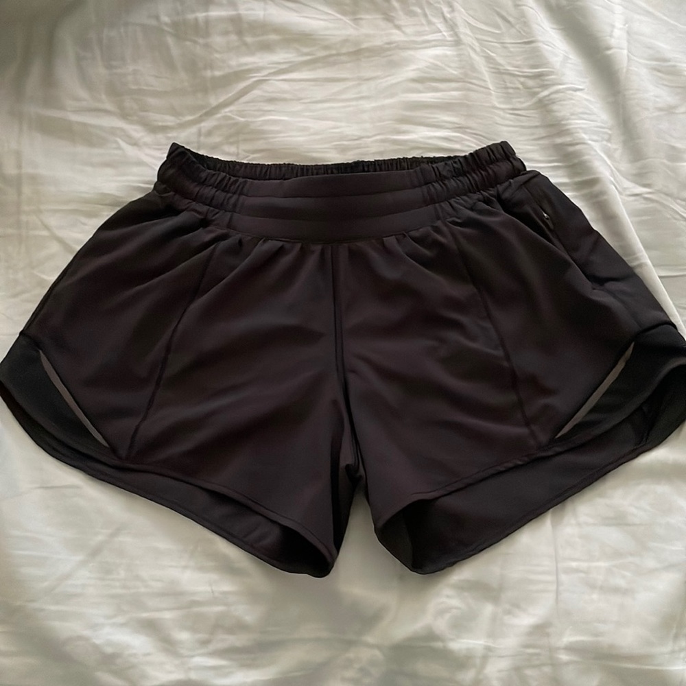 Lululemon black hotty hot shorts size 6. 4” length